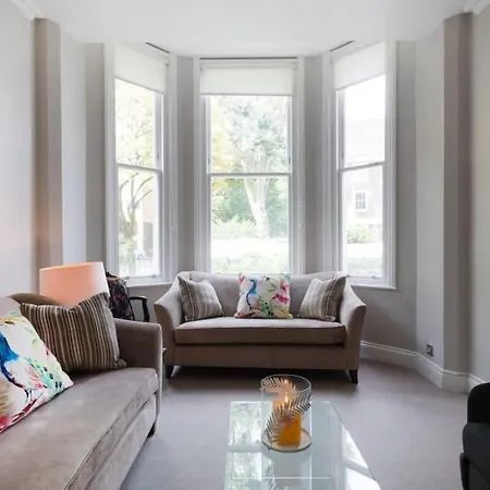 Appartamento Hyde Park Delux 1 Bed Bayswater Londra Esterno foto
