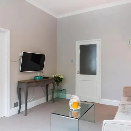 Appartamento Hyde Park Delux 1 Bed Bayswater Londra Esterno foto