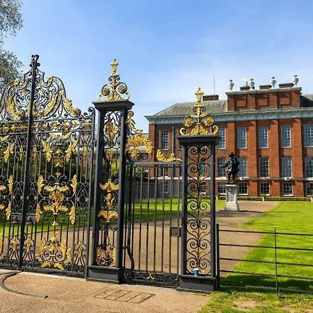 Appartamento Hyde Park Delux 1 Bed Bayswater Londra Esterno foto