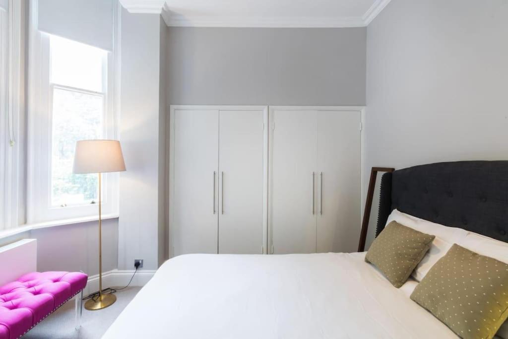 Hyde Park Delux 1 Bed Bayswater * Londra